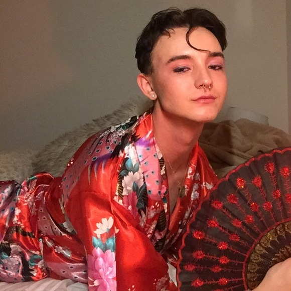 Meet your Posher, Drew - Picture 1 of 1